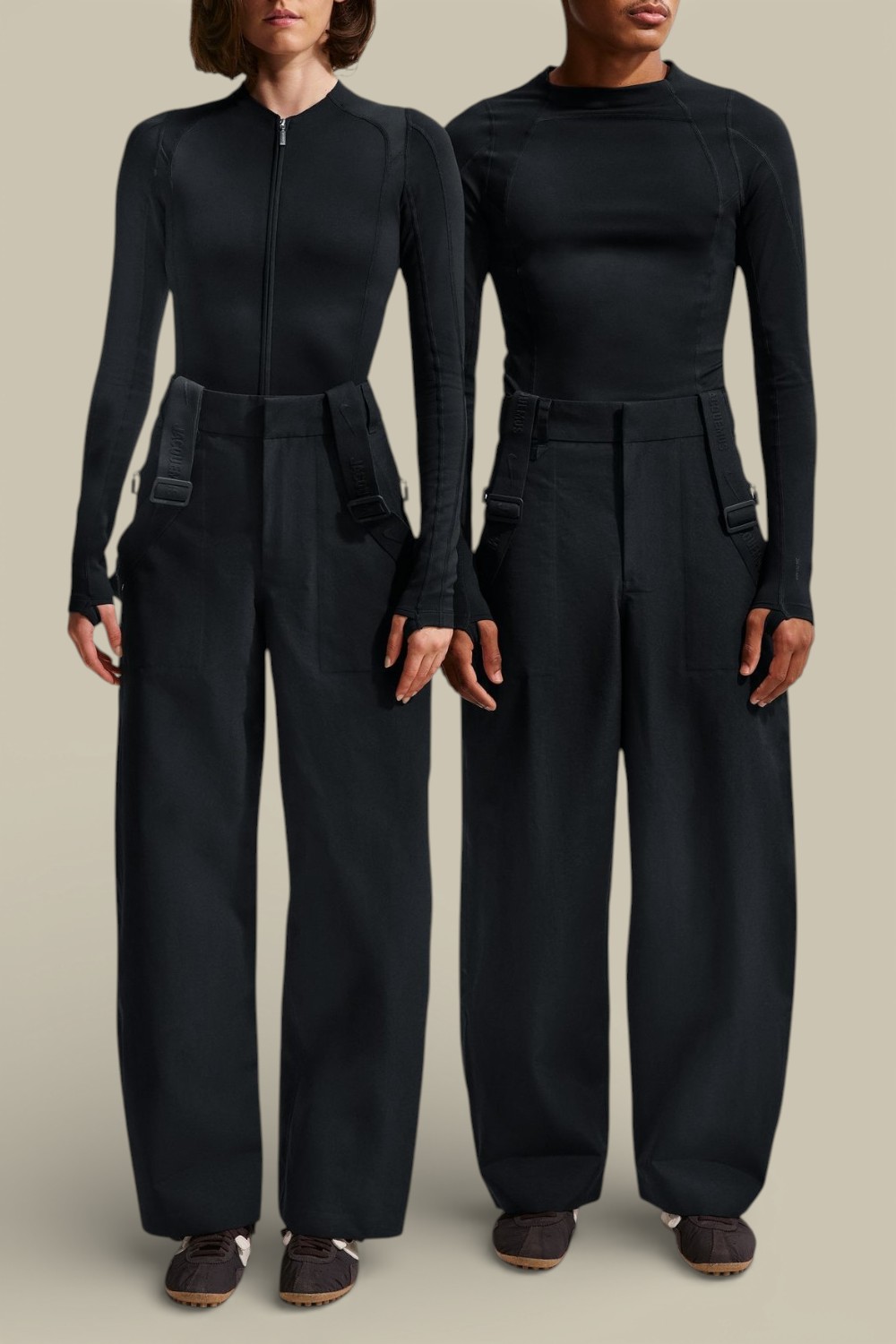 תמונת כל הלוק של מכנסיים מחוייטים Nike x Jacquemus